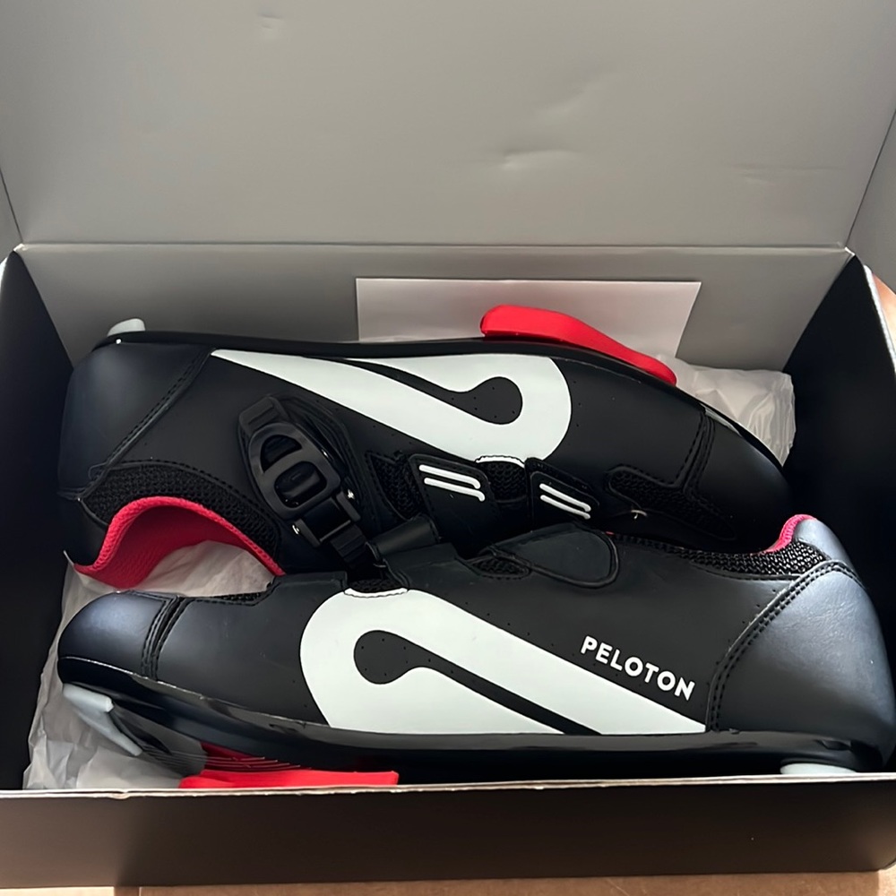Never worn, NIB Peloton Cycling Shoes Ladies 9/Mens 7